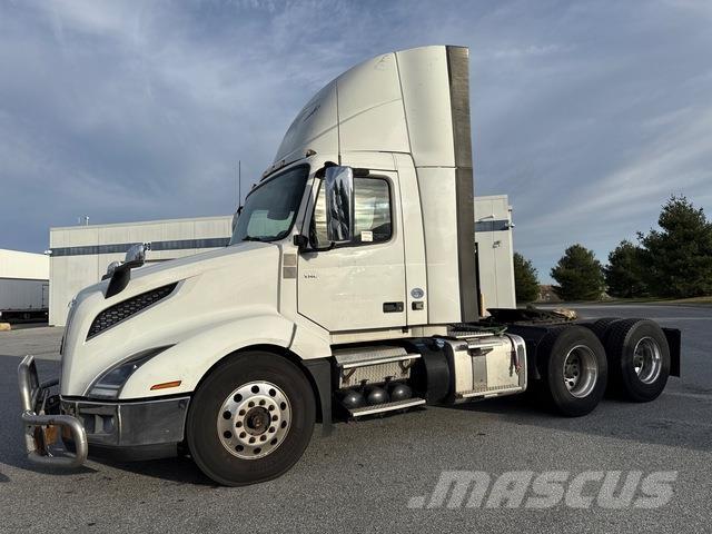 Volvo VNL 300 Autotractoare