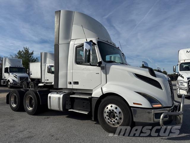 Volvo VNL 300 Autotractoare