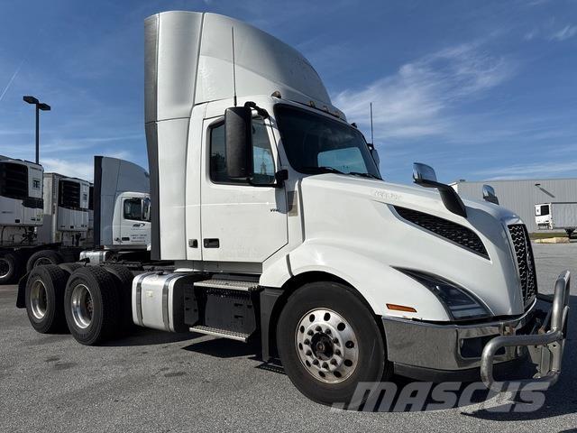 Volvo VNL 300 Autotractoare