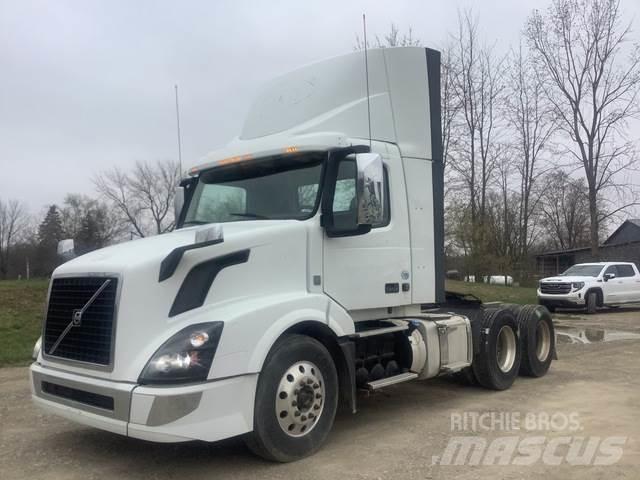 Volvo VNL300 Autotractoare