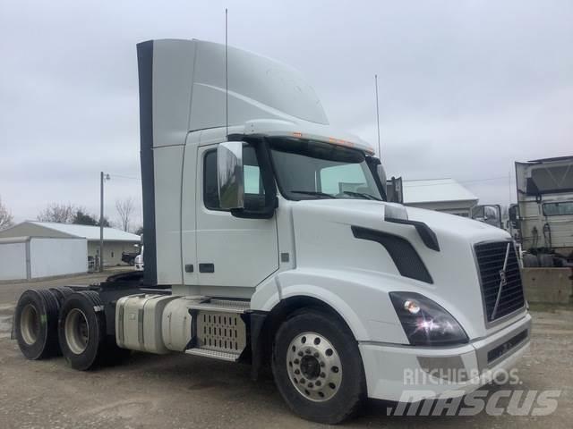 Volvo VNL300 Autotractoare