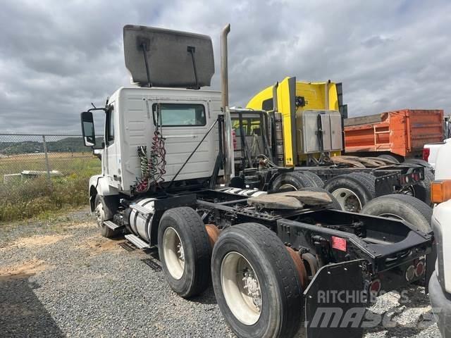 Volvo VNL64 Autotractoare
