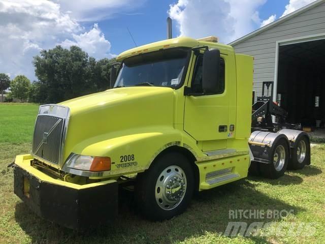 Volvo VNL64T Autotractoare