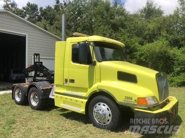 Volvo VNL64T Autotractoare