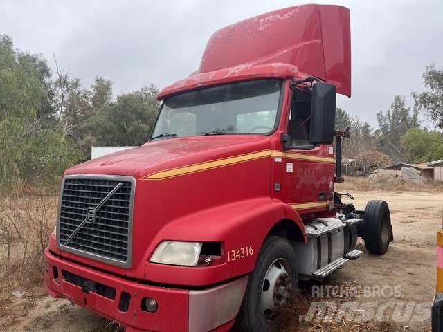 Volvo VNM Autotractoare
