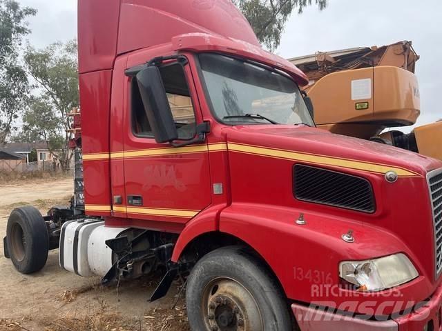Volvo VNM Autotractoare