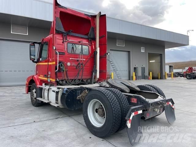 Volvo VNM Autotractoare
