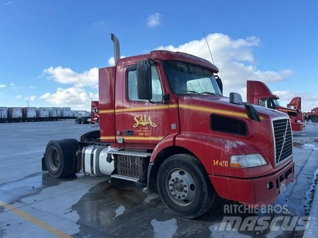 Volvo VNM Autotractoare
