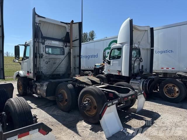Volvo VNM Autotractoare