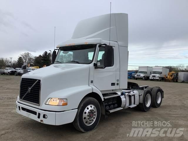 Volvo VNM Autotractoare