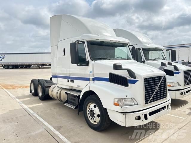 Volvo VNM Autotractoare