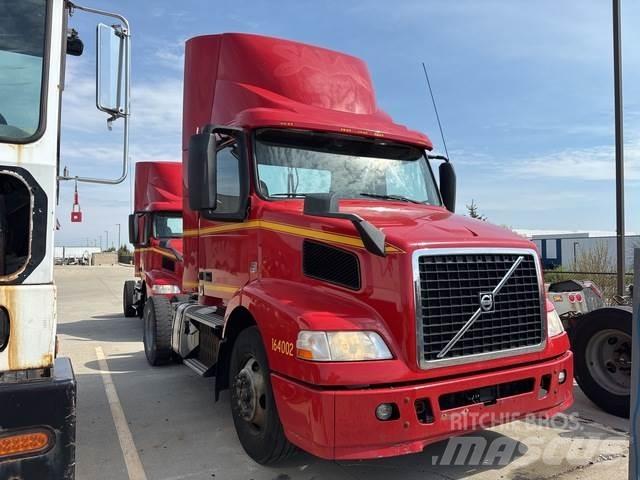 Volvo VNM Autotractoare