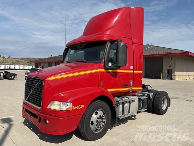 Volvo VNM Autotractoare