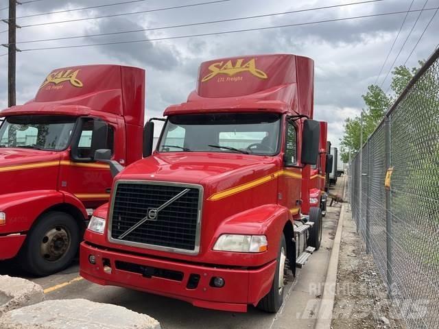 Volvo VNM Autotractoare
