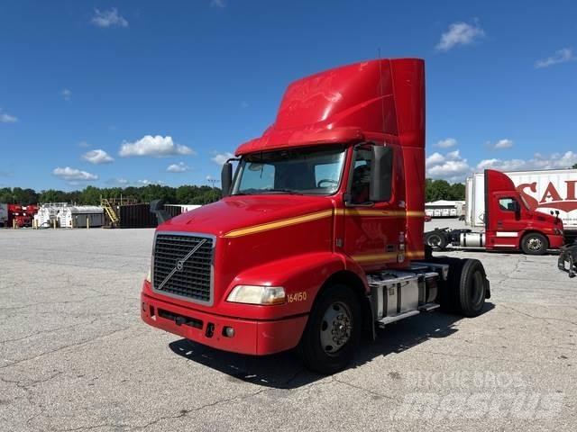 Volvo VNM Autotractoare