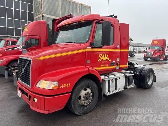 Volvo VNM Autotractoare