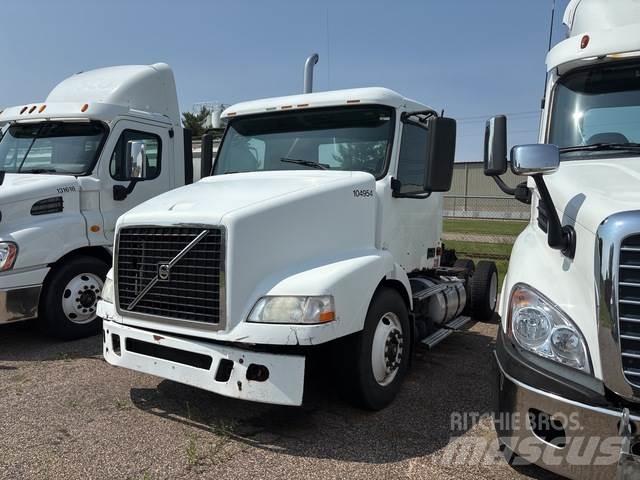 Volvo VNM Autotractoare