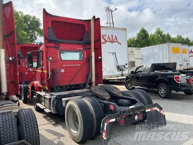 Volvo VNM Autotractoare