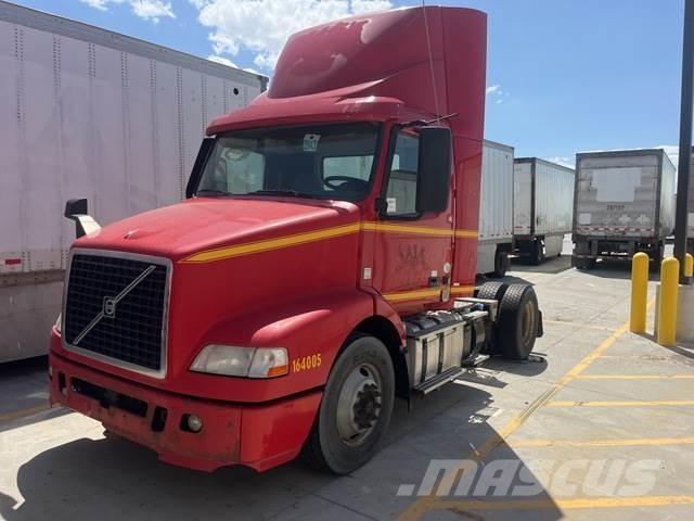 Volvo VNM Autotractoare