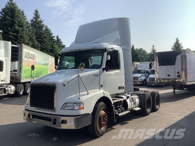 Volvo VNM Autotractoare