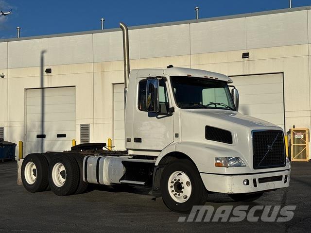 Volvo VNM 200 Autotractoare