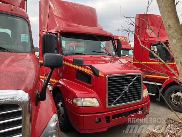 Volvo VNM42T Autotractoare