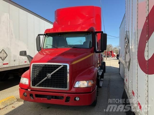 Volvo VNM42T Autotractoare