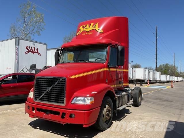 Volvo VNM42T Autotractoare