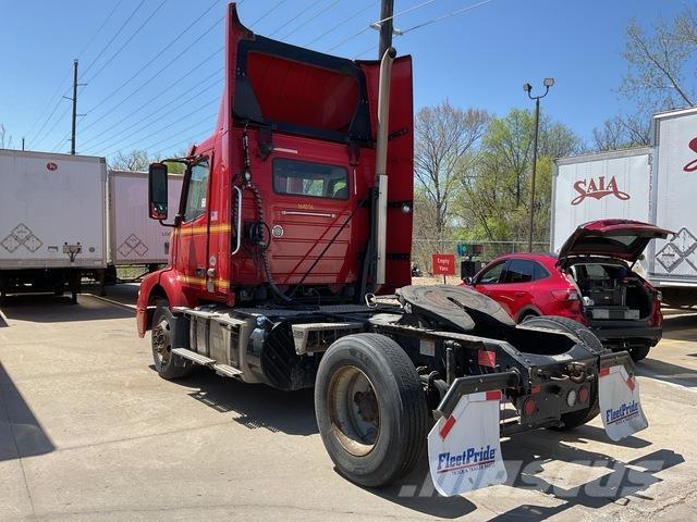 Volvo VNM42T Autotractoare