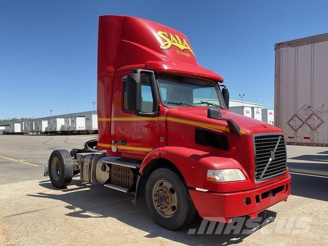 Volvo VNM42T Autotractoare