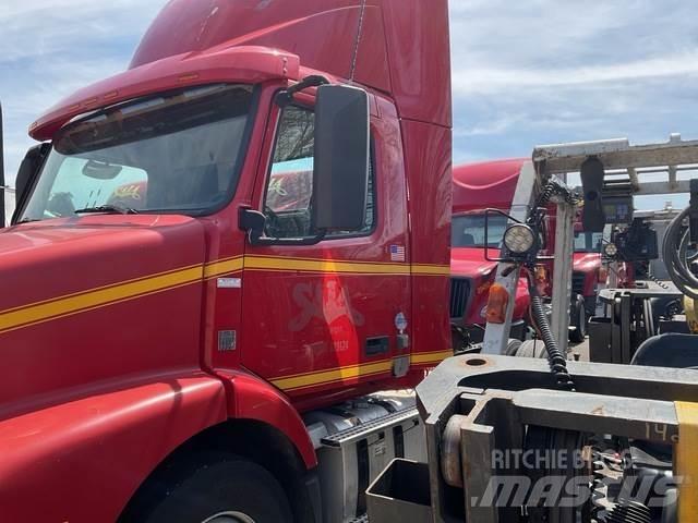 Volvo VNM42T Autotractoare