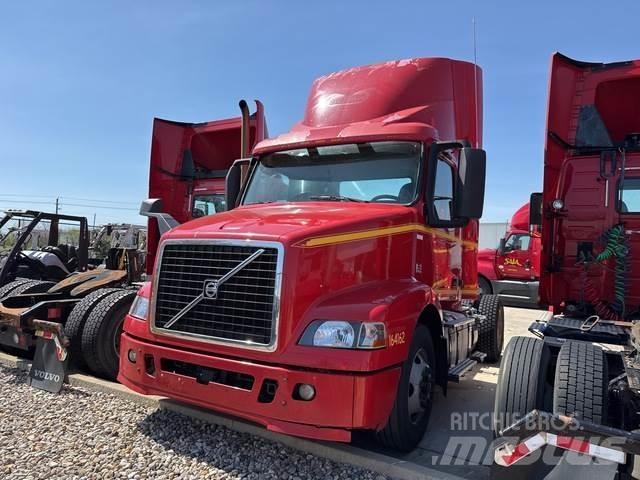 Volvo VNM42T Autotractoare