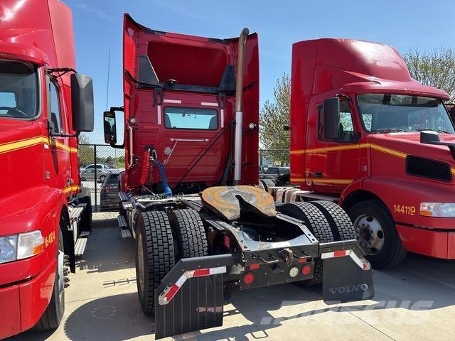 Volvo VNM42T Autotractoare