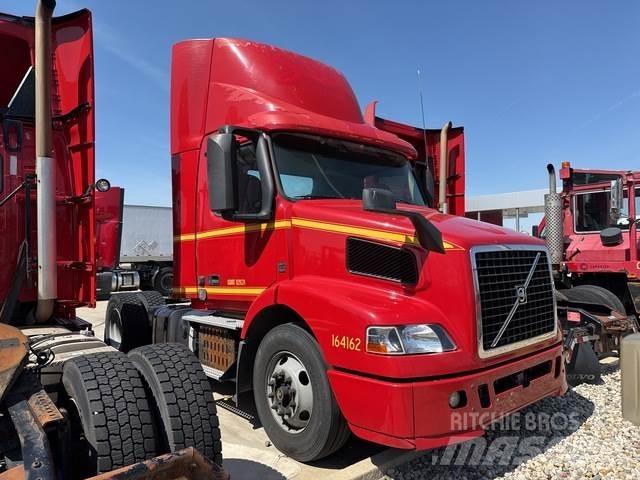 Volvo VNM42T Autotractoare