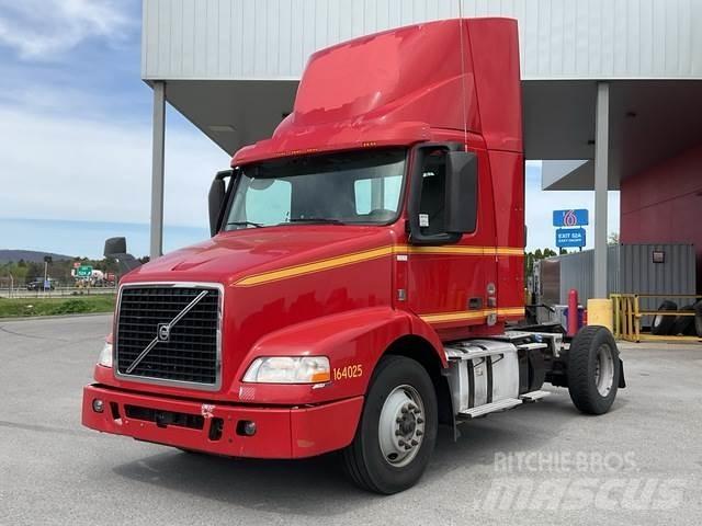 Volvo VNM42T Autotractoare