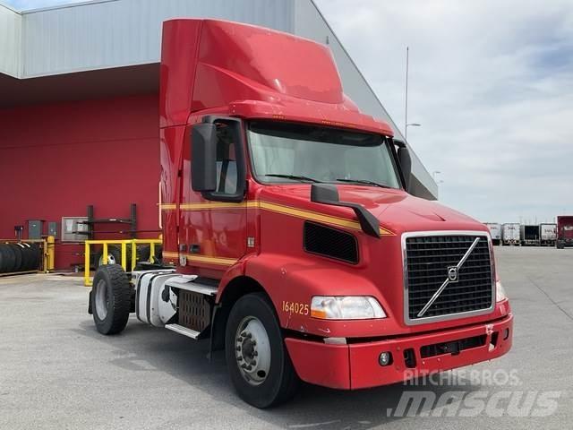 Volvo VNM42T Autotractoare