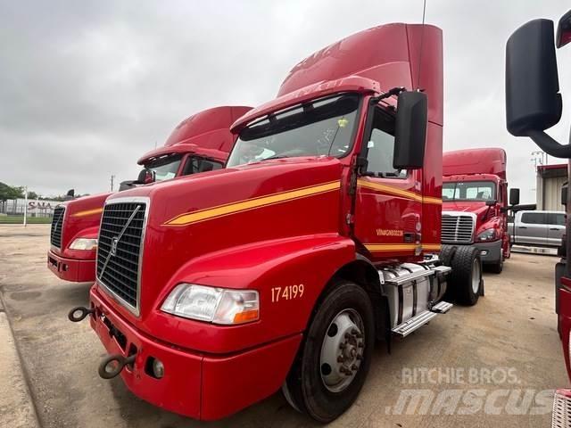 Volvo VNM42T Autotractoare
