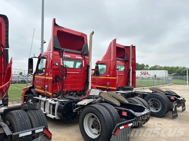 Volvo VNM42T Autotractoare