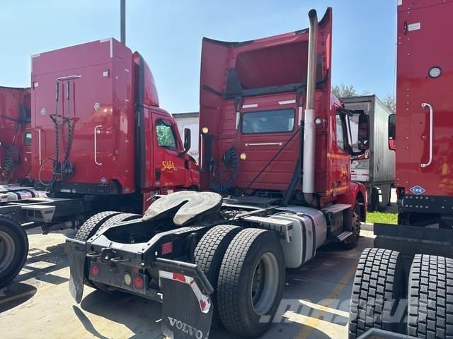 Volvo VNM42T Autotractoare