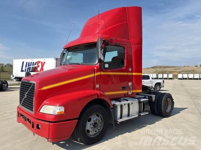 Volvo VNM42T Autotractoare