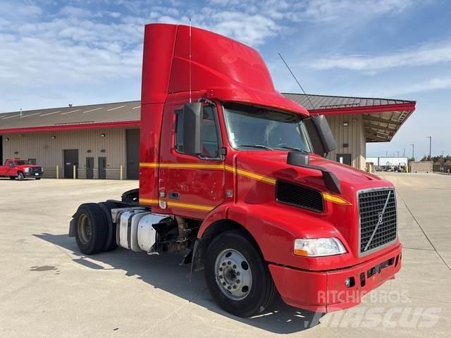 Volvo VNM42T Autotractoare