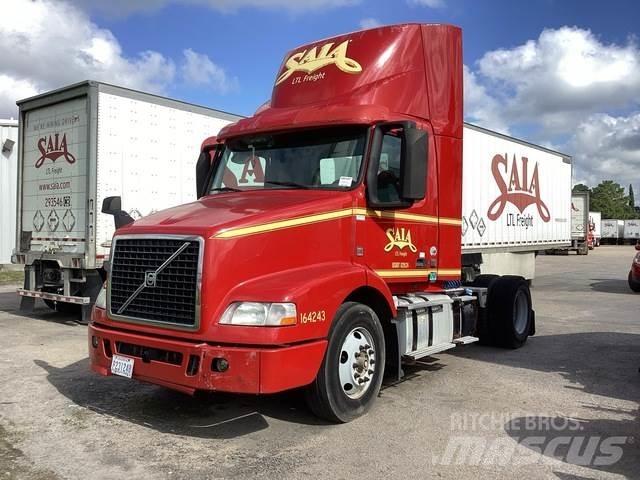 Volvo VNM42T Autotractoare