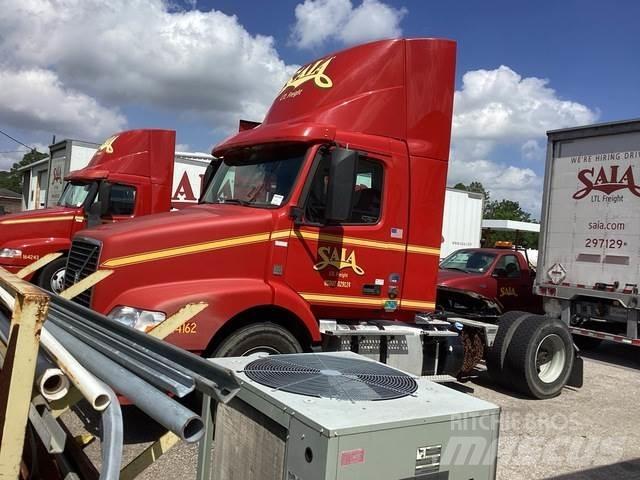 Volvo VNM42T Autotractoare