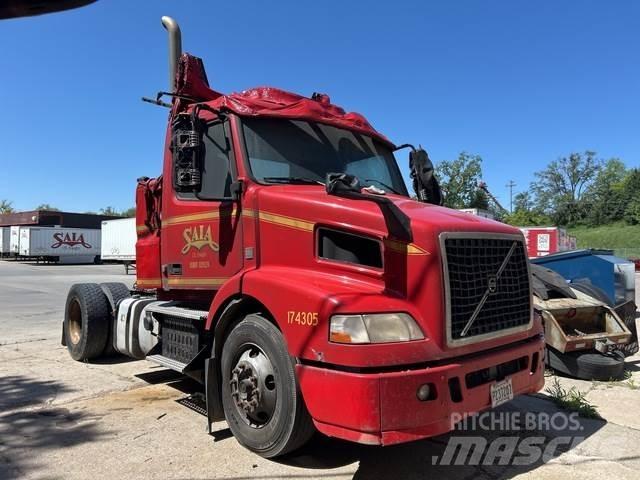Volvo VNM42T Autotractoare