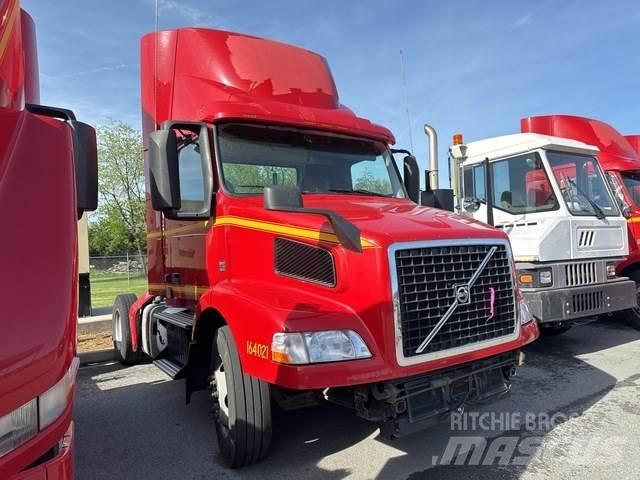 Volvo VNM42T Autotractoare