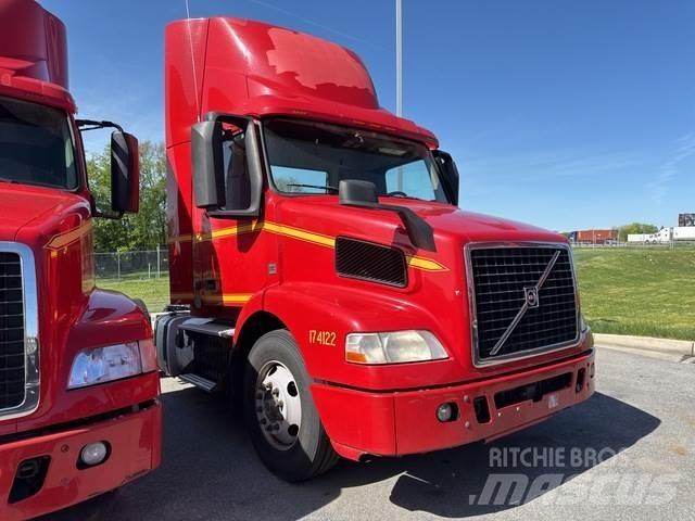 Volvo VNM42T Autotractoare