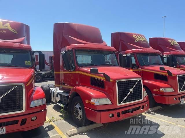 Volvo VNM42T Autotractoare
