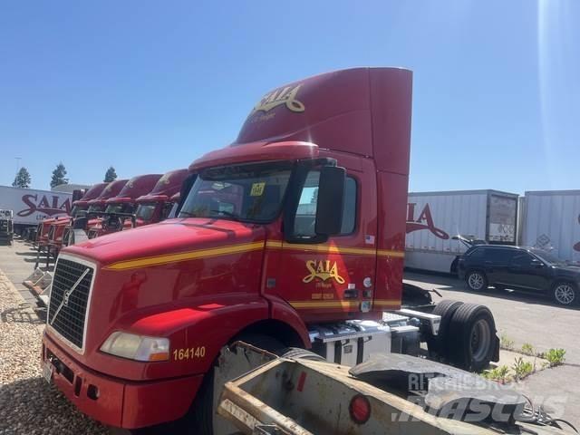 Volvo VNM42T Autotractoare