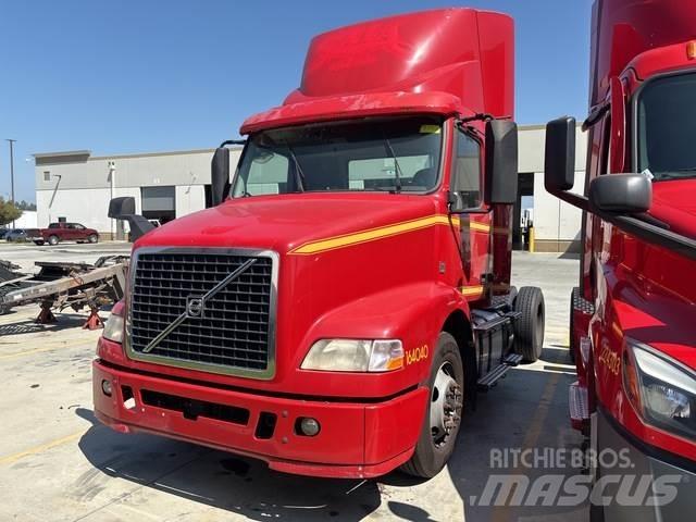 Volvo VNM42T Autotractoare