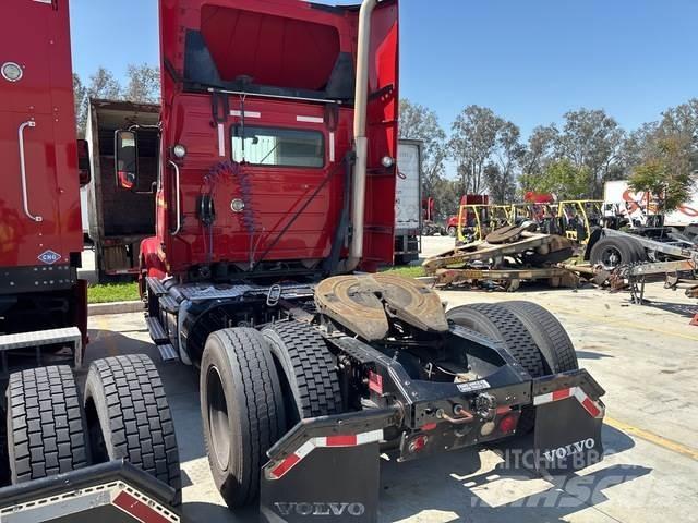 Volvo VNM42T Autotractoare